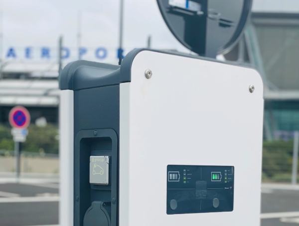 Borne de recharge parking