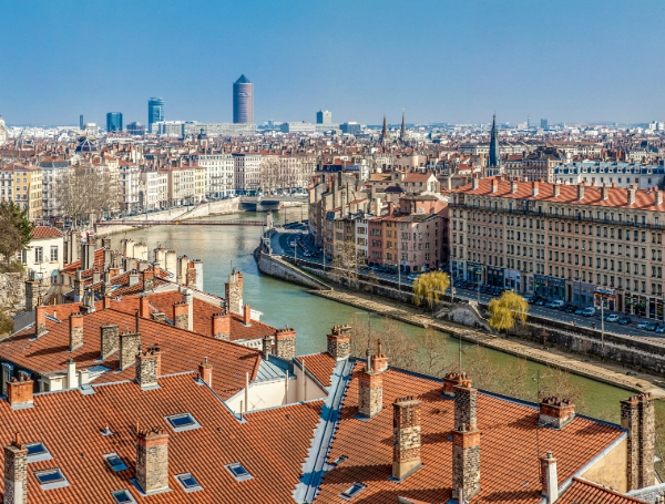 Vue panoramique de Lyon et du virage des quais de Saône