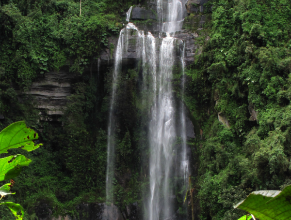 Cascade-de-la-Chorrera-Bogota-Colombie-vol-rennes-Jucaro-B's