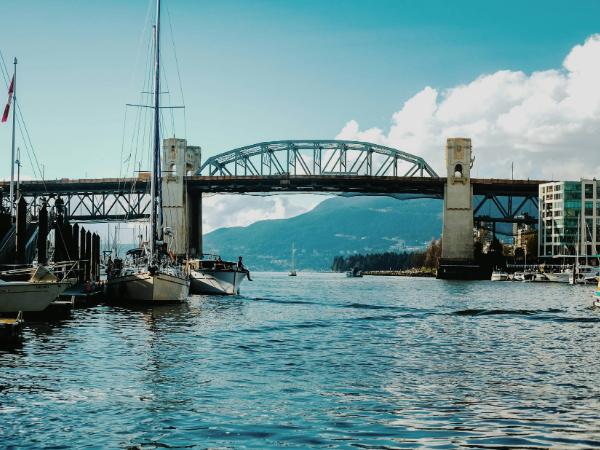 granville-island-vancouver-canada-vol-rennes-ezra-jeffrey-comeau