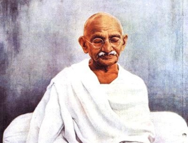 Gandhi-delhi-inde-vol-rennes-aeroport