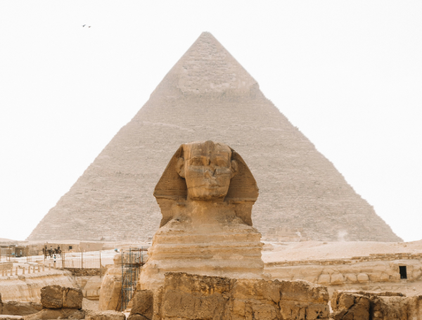 pyramide-Le-Caire-Egypte-vol-aeroport-rennes-alex-azabache