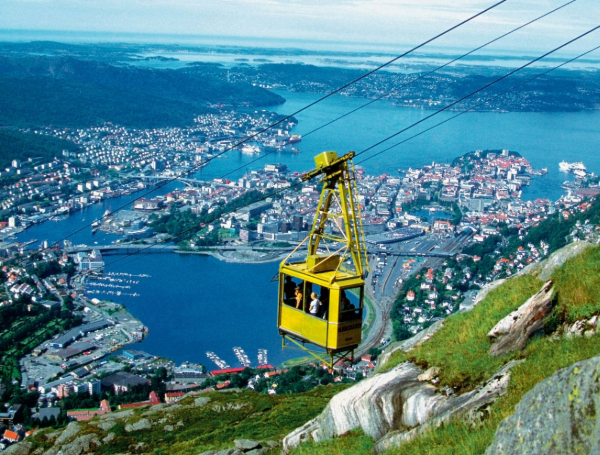 Bergen-Norvège-vol-correspondance-aeroport-rennes-mont-floyen-getty-images