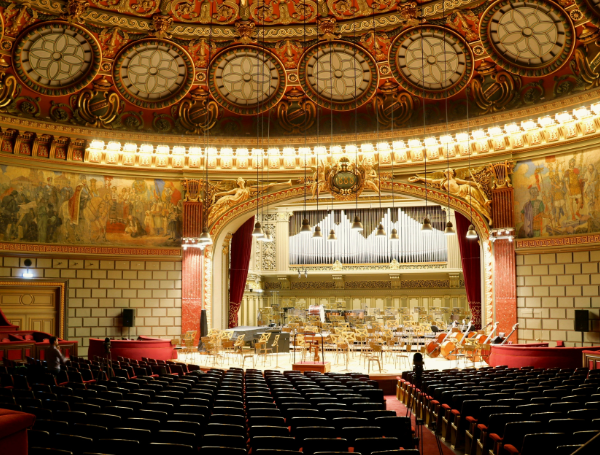 bucarest-roumanie-vol-correspondance-aeroport-rennes-theatre-opera-spectacle-hongbin