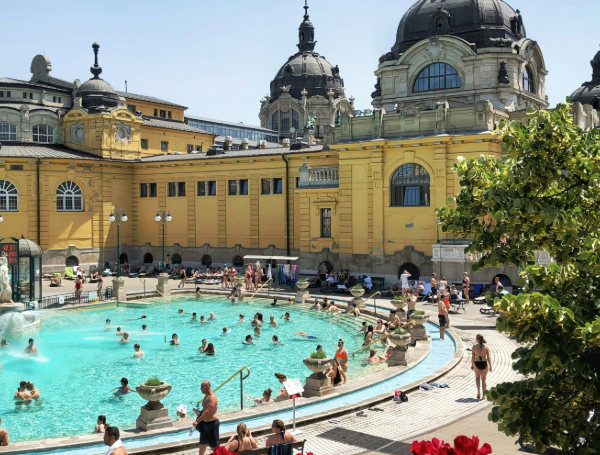 budapest-hongrie-vol-rennes-aeroport-correspondance-Széchenyi-victor-malyushev